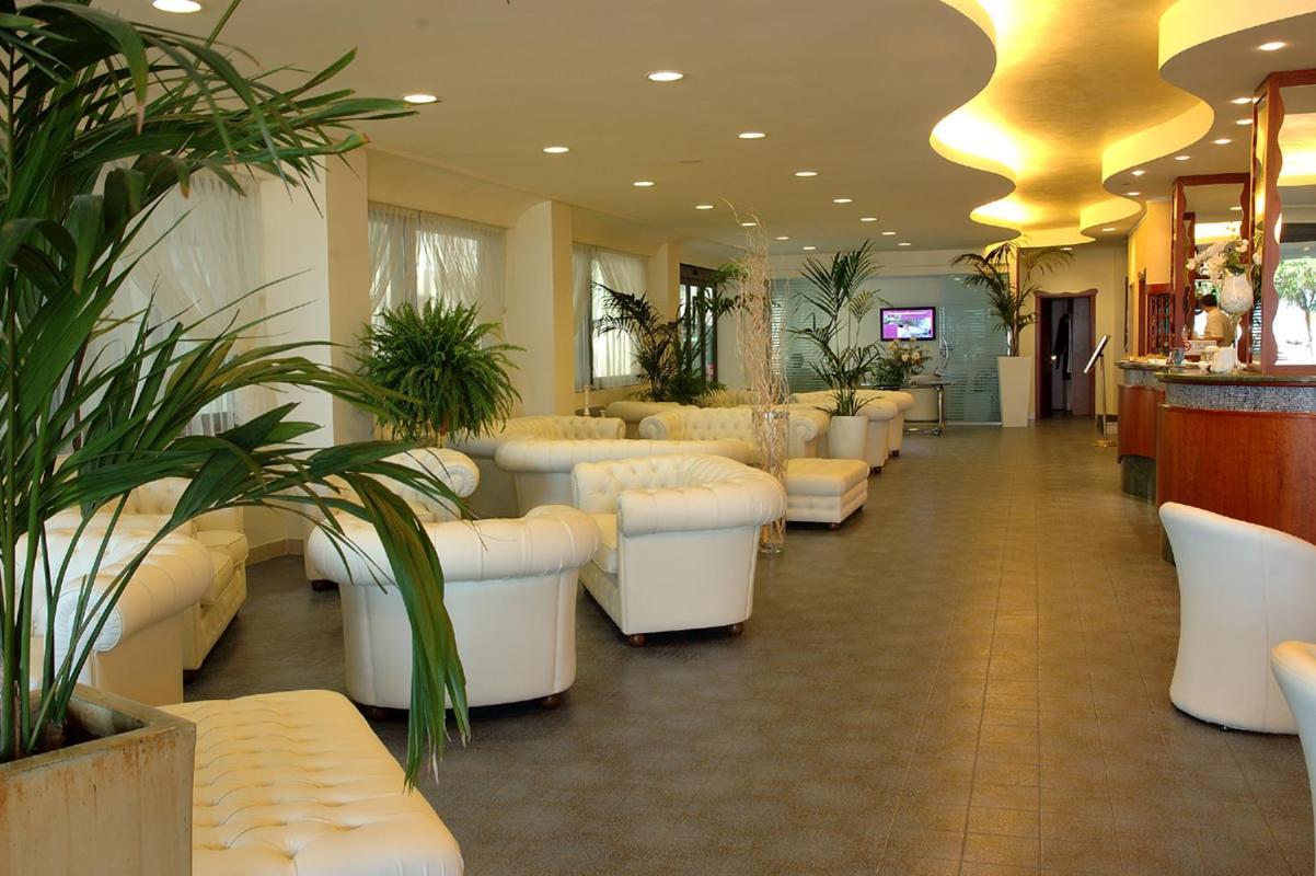 Hotel Foschi-Peninsula Bellaria-Igea Marina Exterior foto