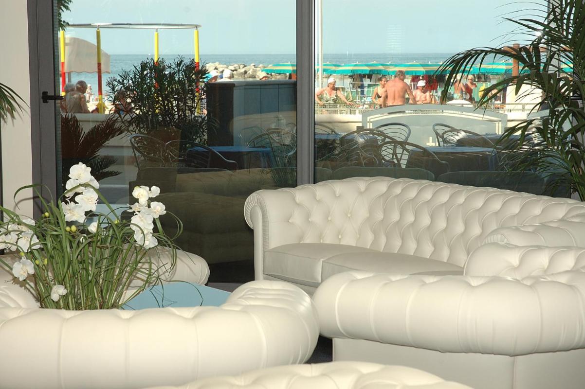 Hotel Foschi-Peninsula Bellaria-Igea Marina Exterior foto