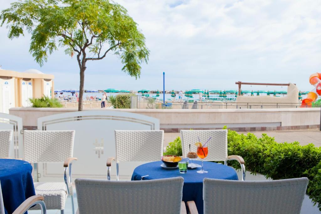 Hotel Foschi-Peninsula Bellaria-Igea Marina Exterior foto