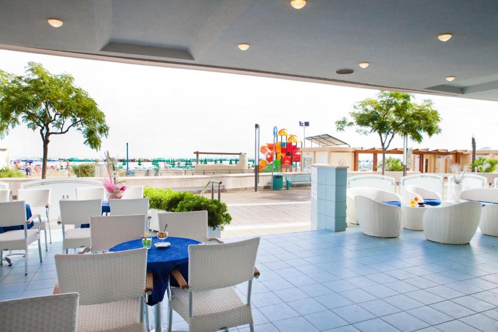 Hotel Foschi-Peninsula Bellaria-Igea Marina Exterior foto