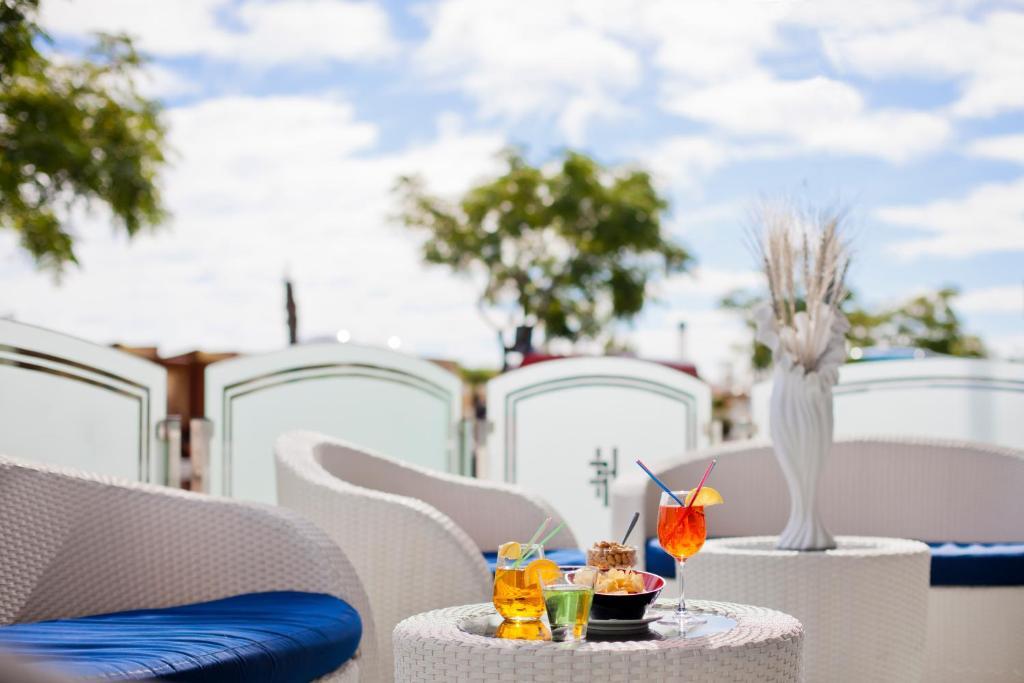 Hotel Foschi-Peninsula Bellaria-Igea Marina Exterior foto
