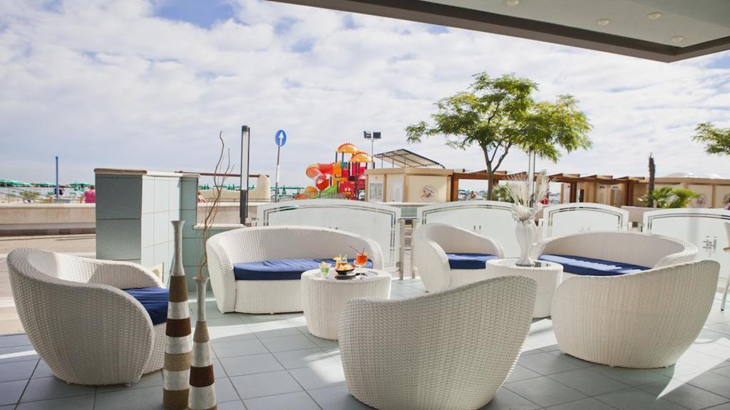 Hotel Foschi-Peninsula Bellaria-Igea Marina Exterior foto